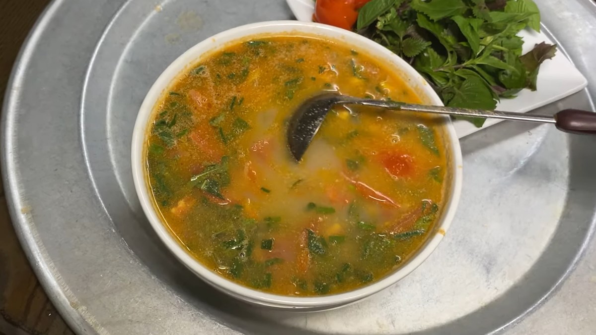 Cách nấu canh hà chua ngọt thanh mát cho bữa cơm cả nhà thêm hấp dẫn