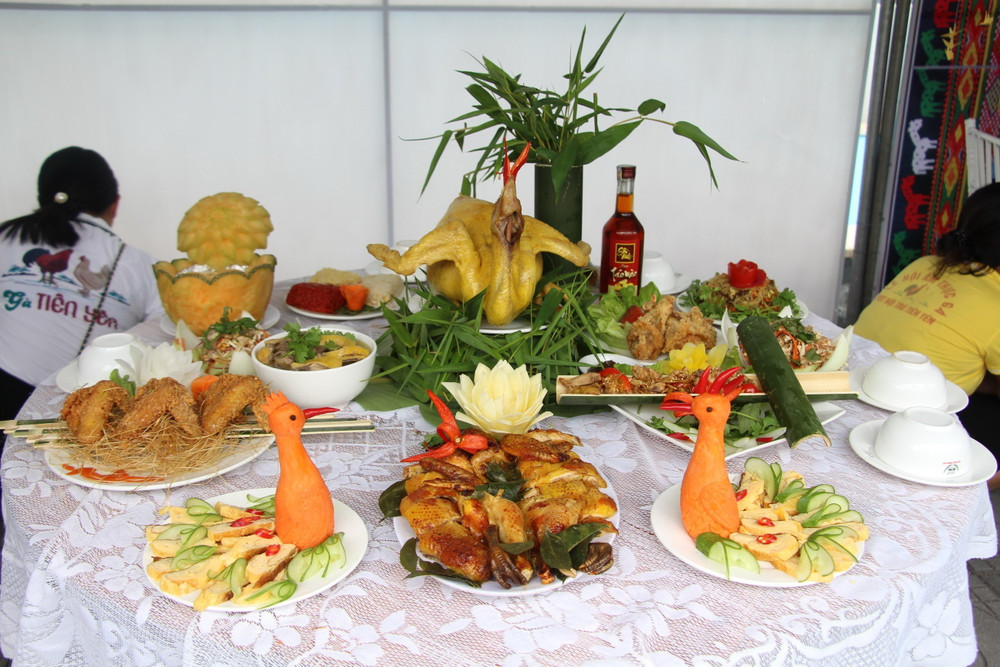 Quảng Ninh: Khai mạc lễ hội ẩm thực đặc sản gà Tiên Yên | Vietnam+  (VietnamPlus)