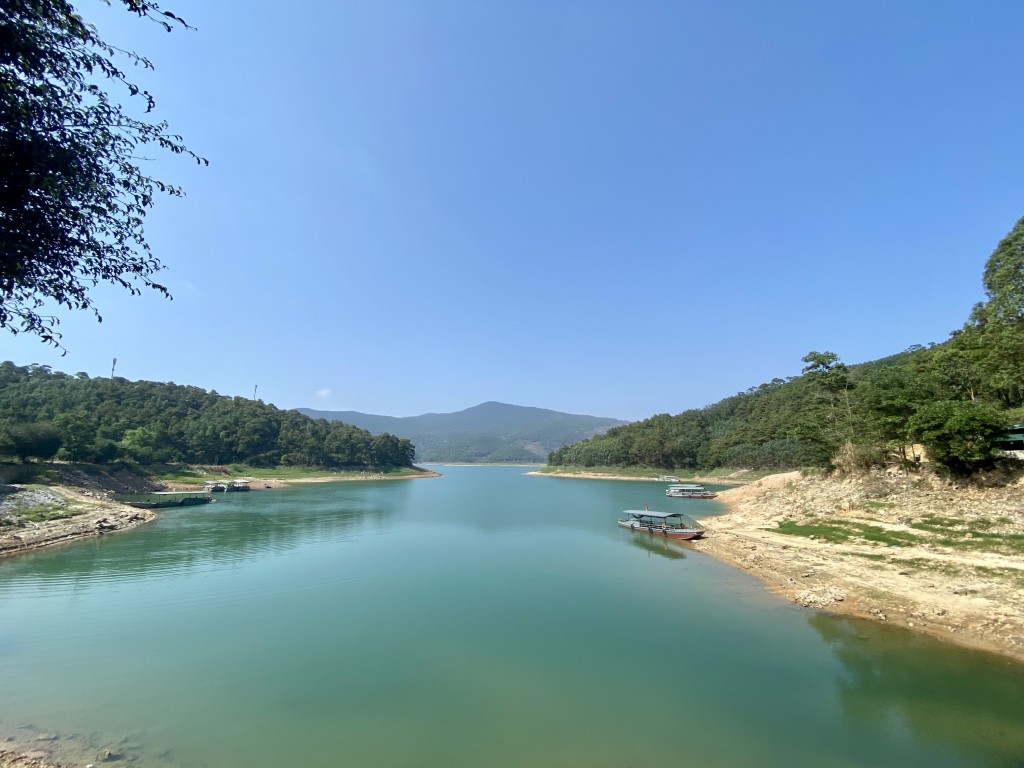 Quảng Ninh: Cần ngăn chặn du lịch trái phép tại hồ Yên Lập