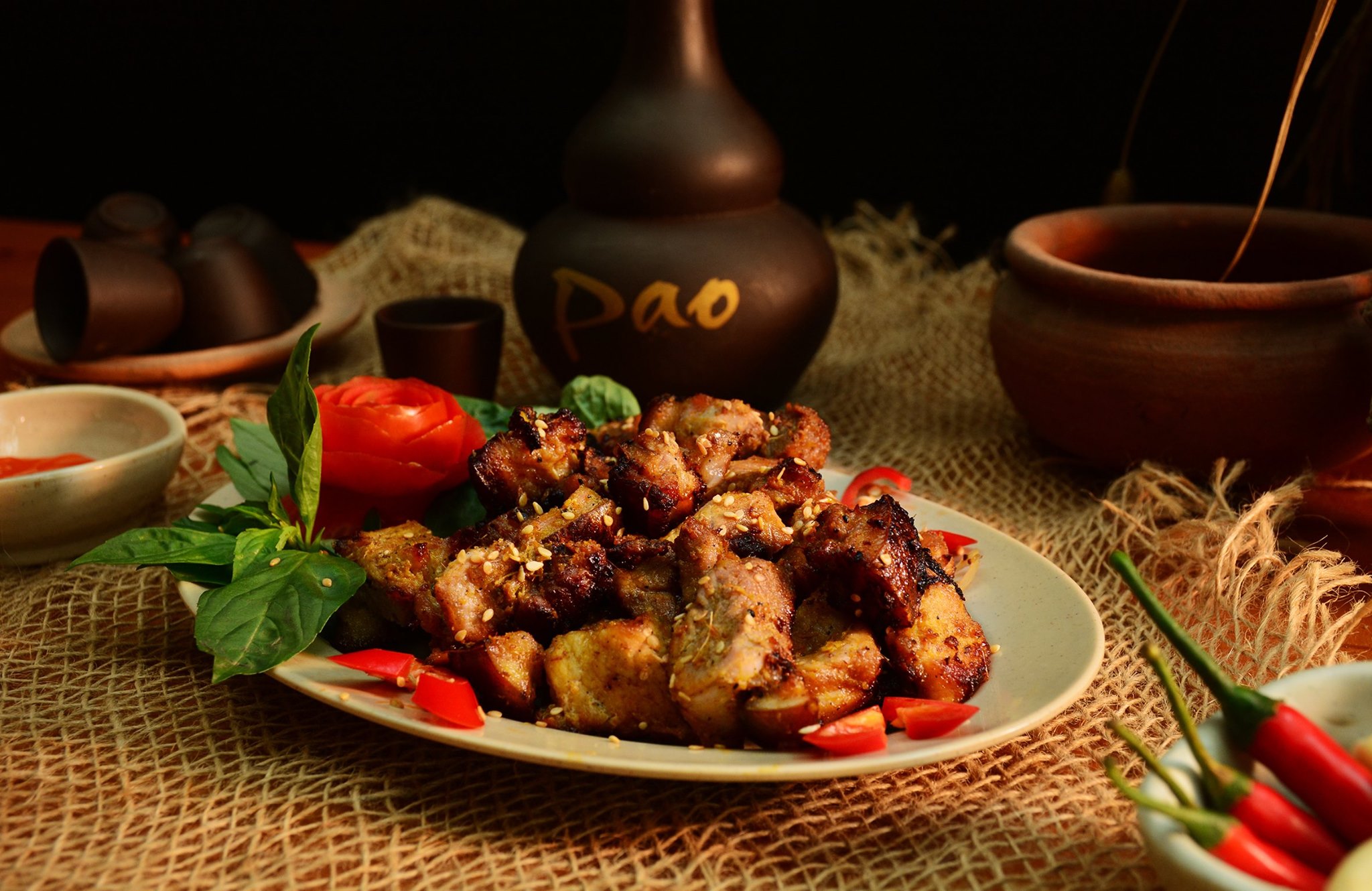 Lợn mán đủ món, mang cả Tây Bắc đến với xứ Hà Thành - Pao Quán