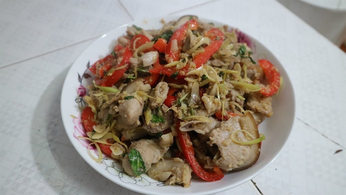 2 cách làm lợn mán xào sả ớt và xào lá mắc mật đơn giản, đậm đà, đưa cơm