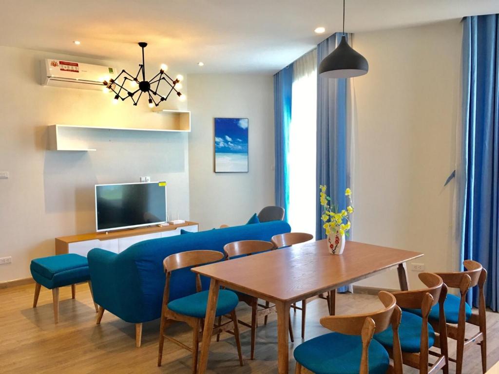 TV/trung tâm giải trí tại Angela House Halong