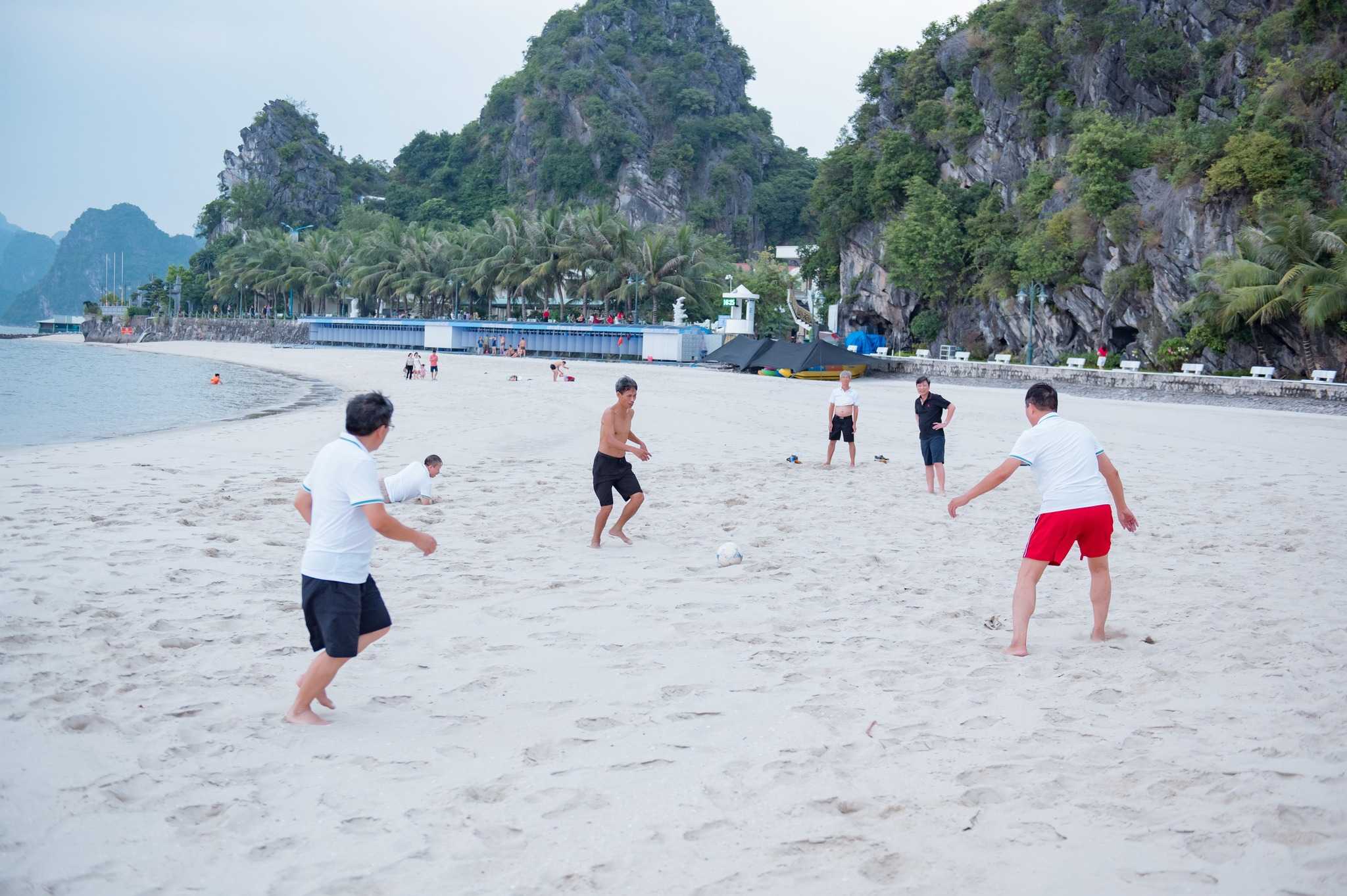 Bãi tắm Lương Ngọc Cẩm Phả: Cẩm nang du lịch A-Z