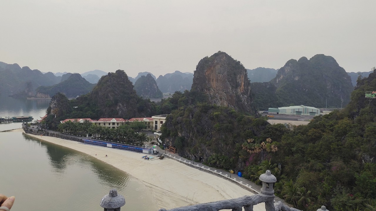 Quảng Ninh: Bãi tắm Lương Ngọc - Thiên đường bên bờ vịnh Bái Tử Long - DNTT  online