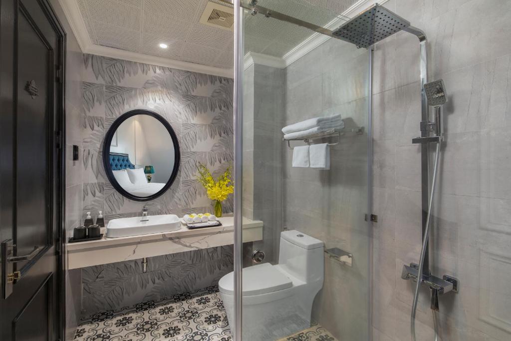 Phòng tắm tại Ha Long Essence Hotel