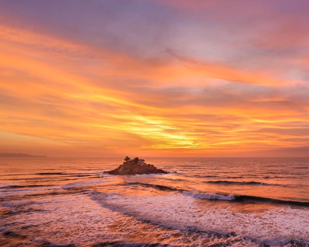 Top những bãi biển đẹp ở Vũng Tàu mùa nào cũng đông đúc du khách - iVIVU.com