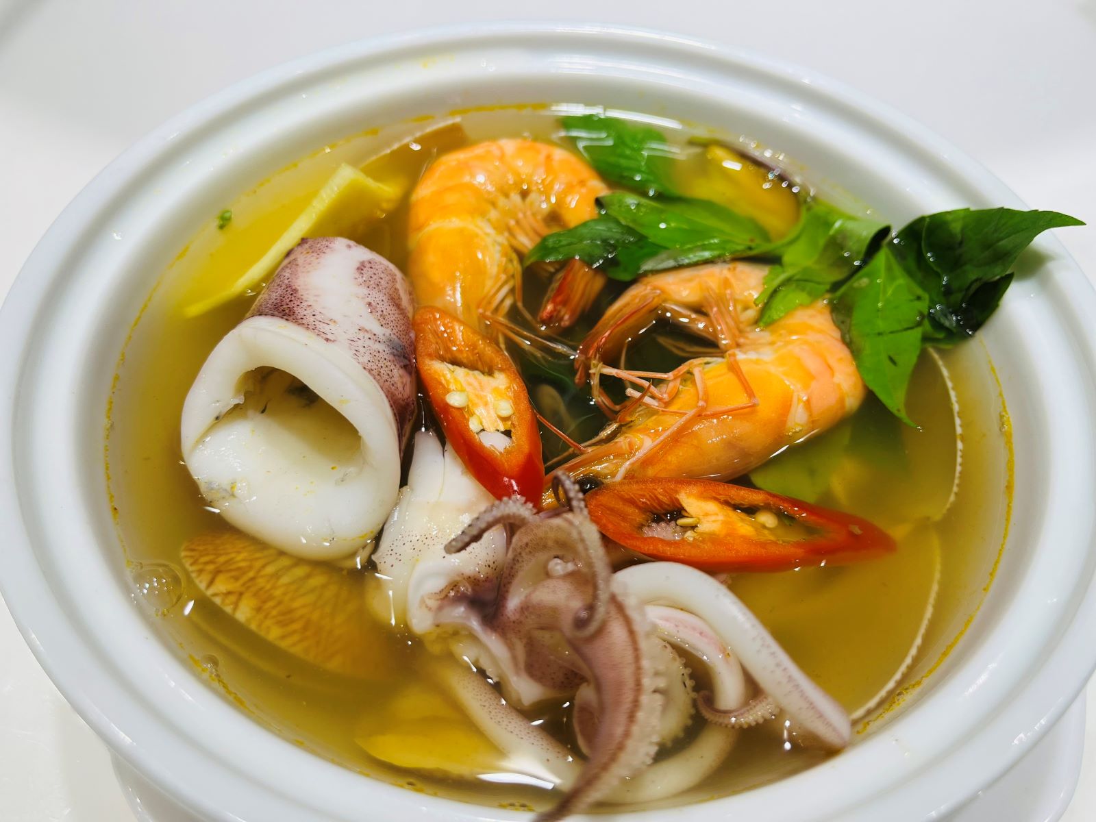 Nằm lòng ngay công thức món canh hải sản thơm ngon ngất ngây