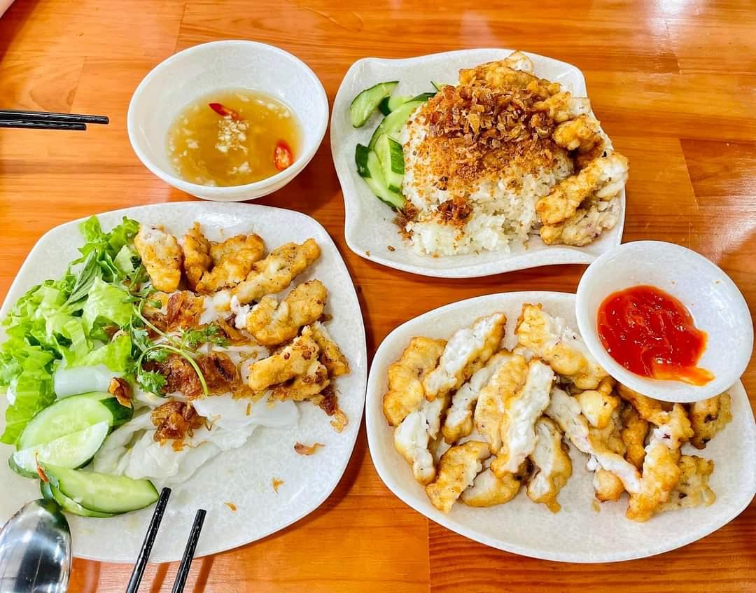 Bánh cuốn chả mực 14 nổi tiếng tại Hạ Long