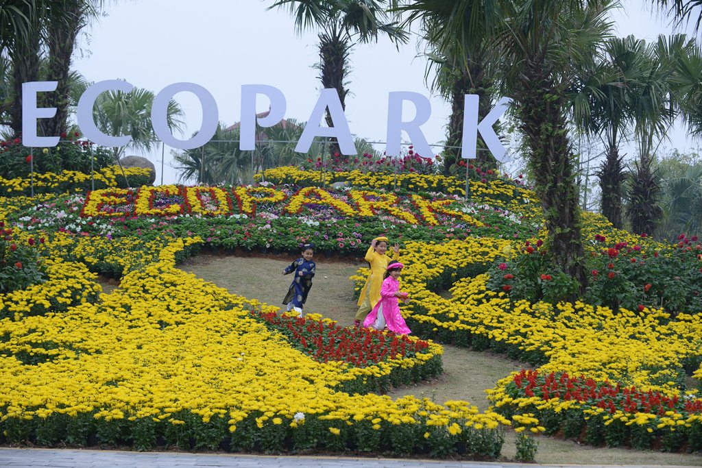 Công viên hoa xuân độc đáo "hút" hàng ngàn lượt khách tham quan mỗi ngày