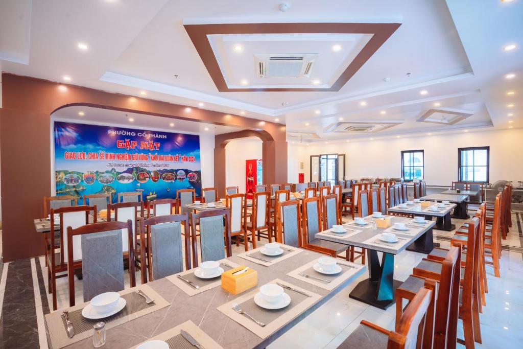 Nhà hàng/khu ăn uống khác tại Crystal Holiday Hotel Ha long - 3 Loc Vung Street