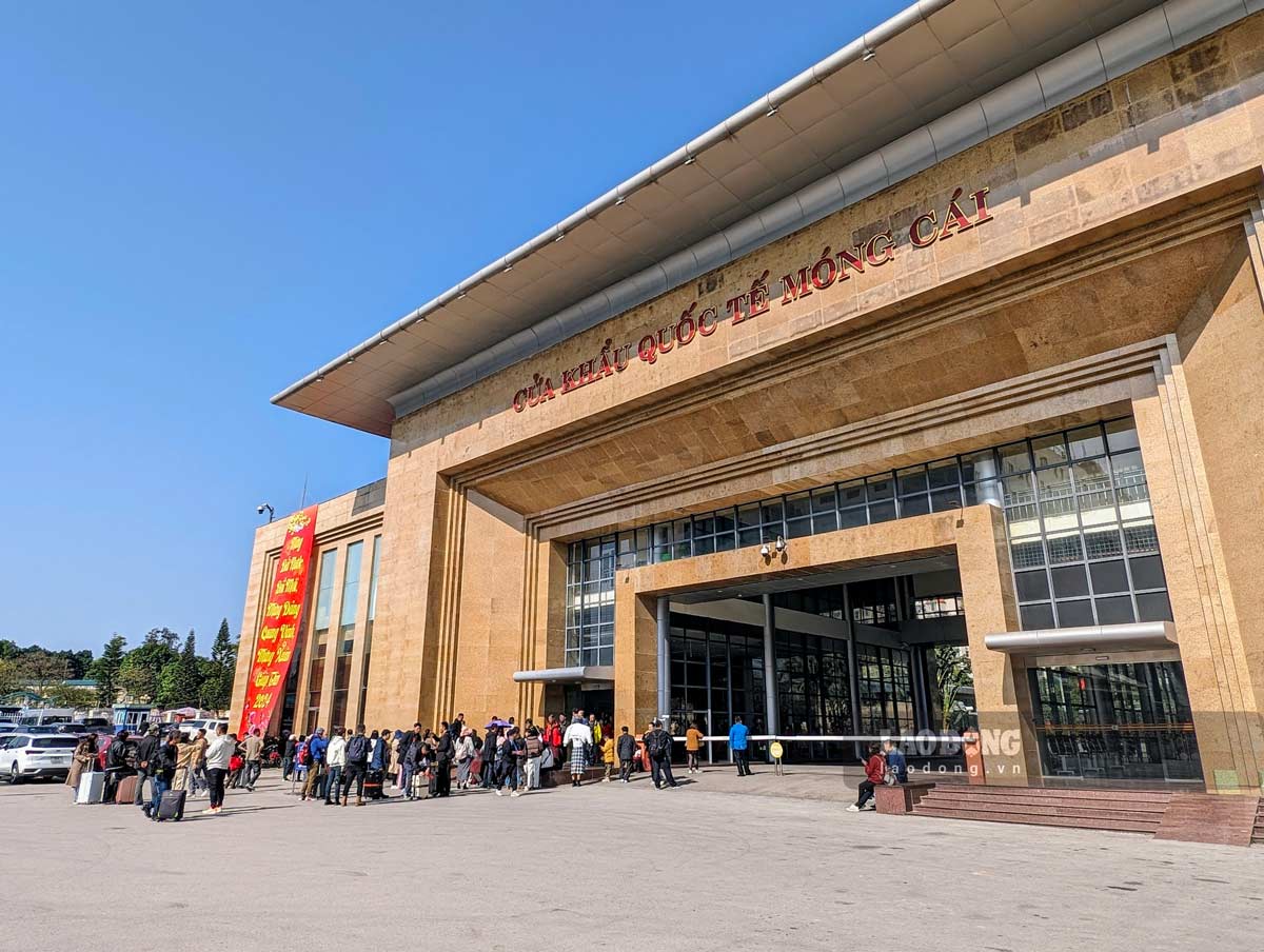 25.306 lượt người xuất nhập cảnh qua cửa khẩu quốc tế Móng Cái