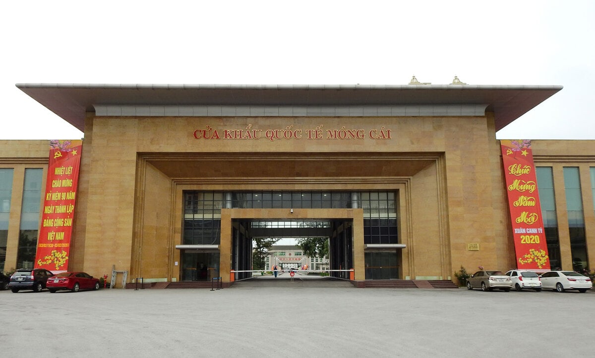 Cửa khẩu Móng Cái: ở đâu, kinh nghiệm mua hàng giá rẻ? | Phuotvivu