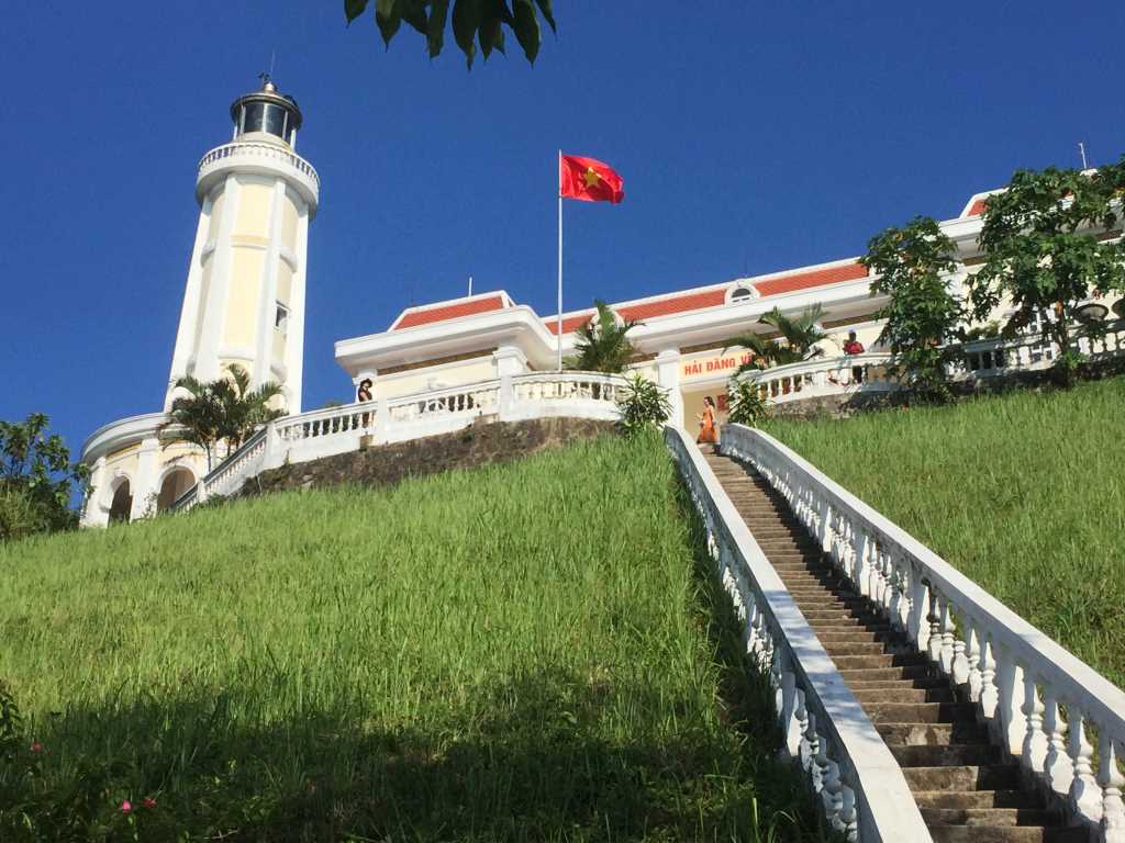 Đảo Vĩnh Thực: Vẻ đẹp hoang sơ, thơ mộng tại Quảng Ninh