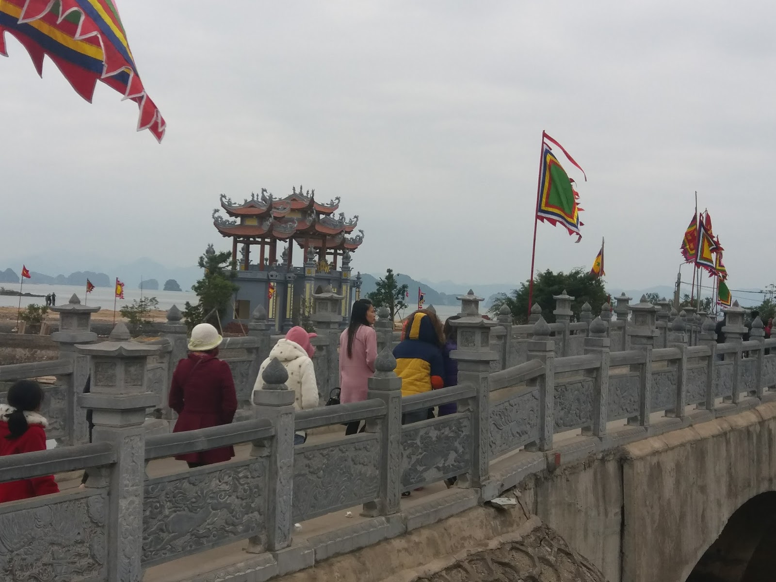 ĐẠO MẪU VIỆT NAM: Sự tích Cô bé Cửa Suốt - Đền Cặp Tiên