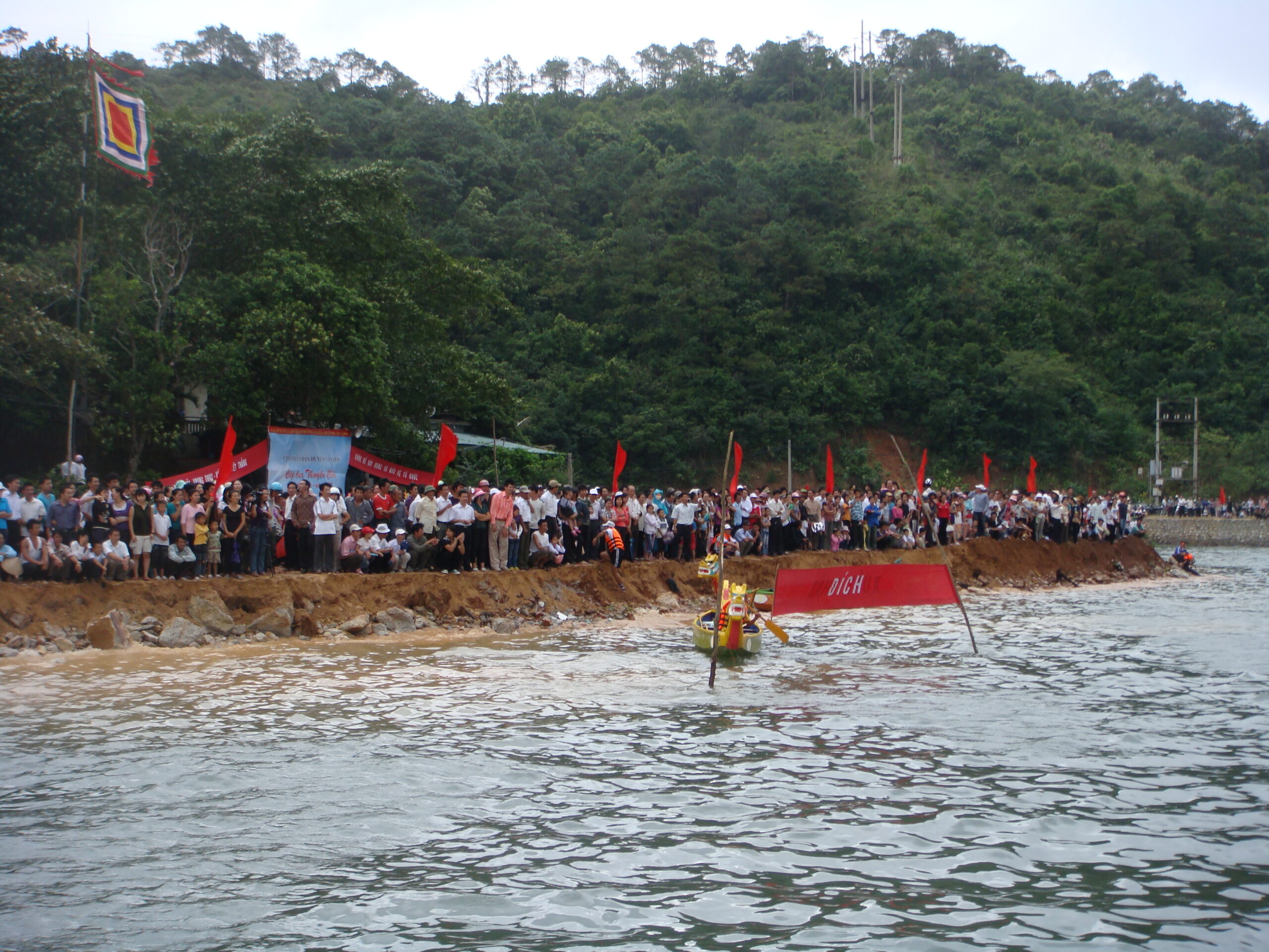 Đền Cặp Tiên (đền Cô bé Cửa suốt) | Du lịch Vân Đồn | Dulich24.com.vn