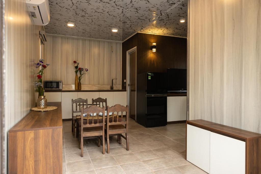 Nhà bếp/bếp nhỏ tại Halo Retreat