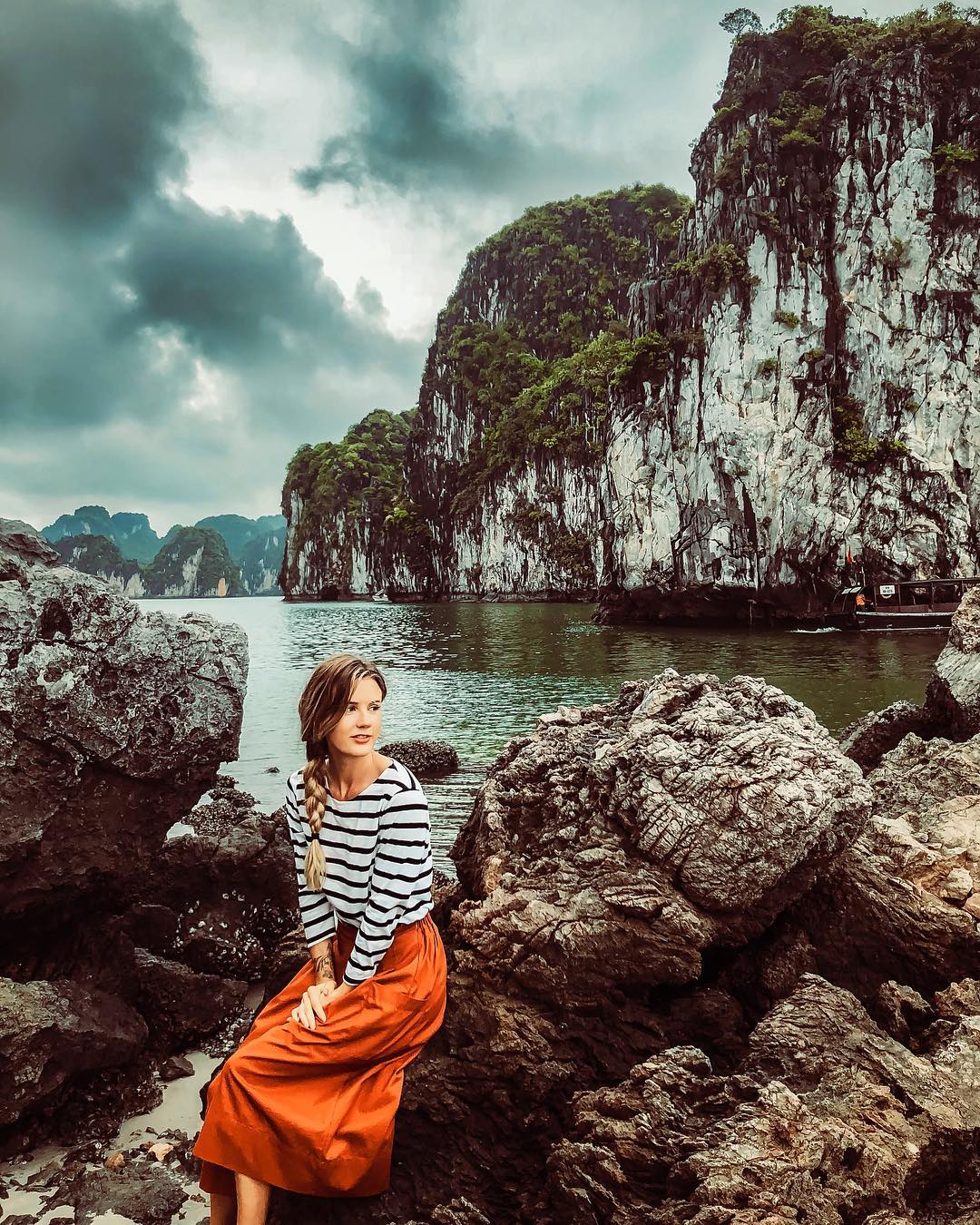 Mể mẩn trước vẻ đẹp Hang Trống và Hang Trinh Nữ - HaloTravel