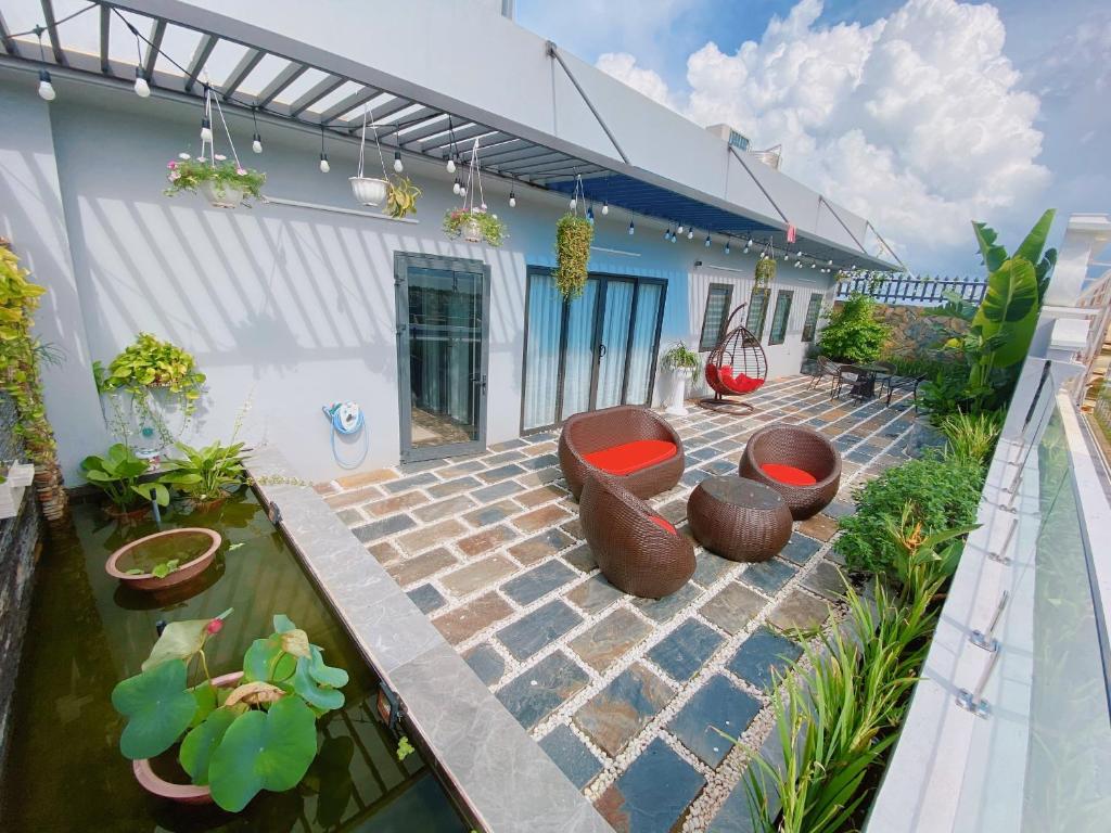 Tòa nhà nơi khách sạn tọa lạc