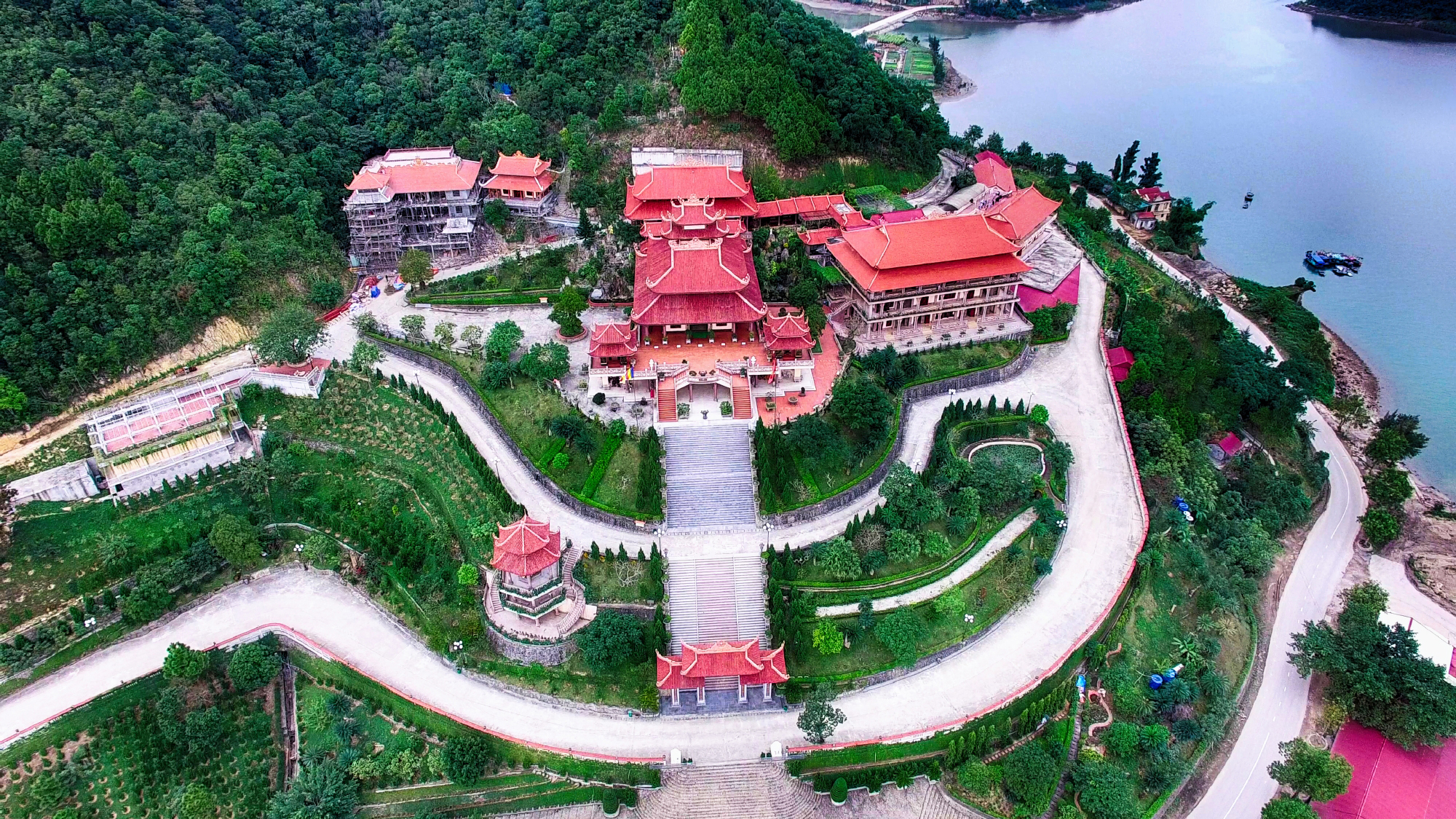 Chùa Cái Bầu, Quảng Ninh