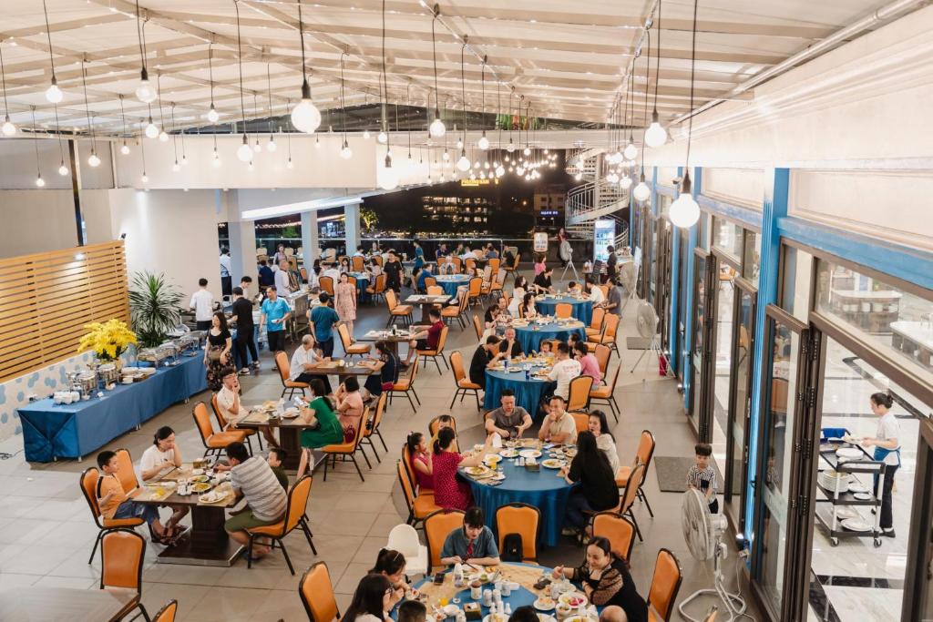 Nhà hàng/khu ăn uống khác tại Danitel Halong