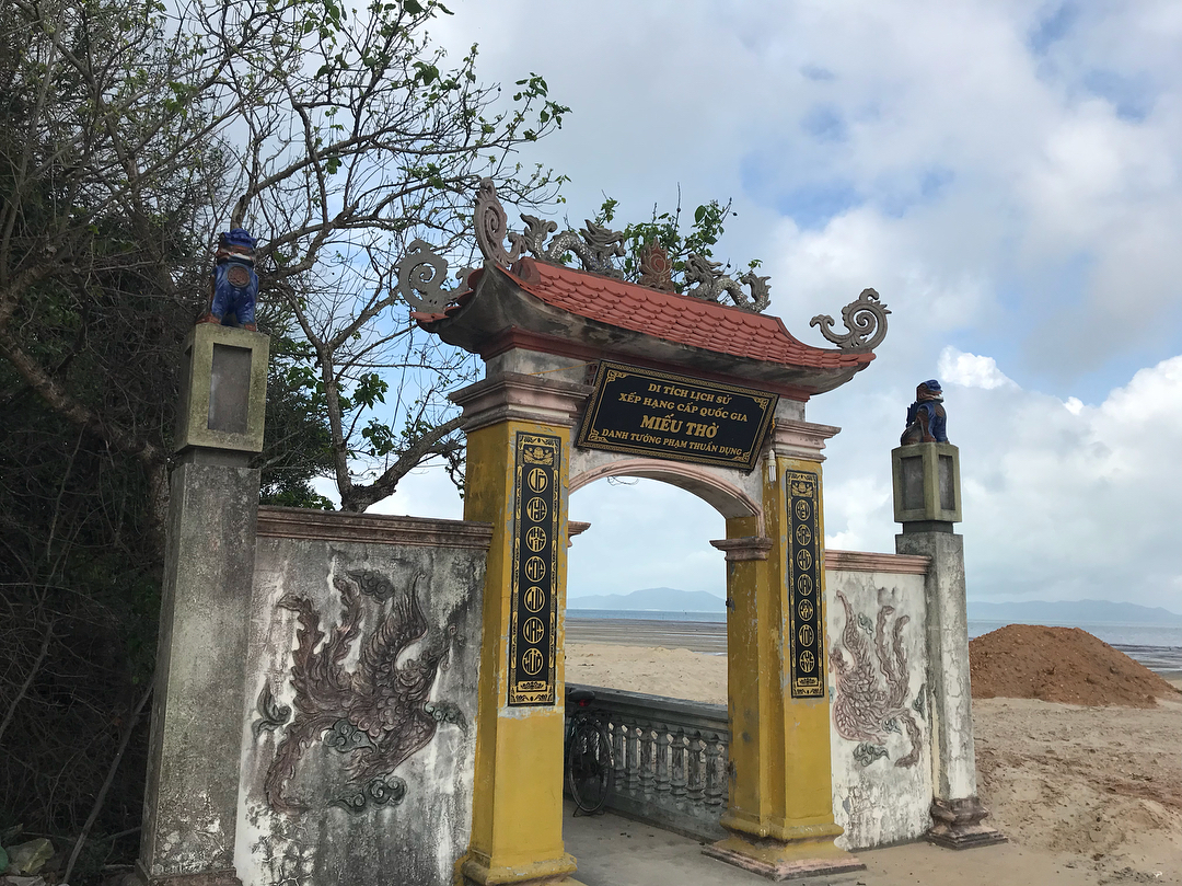 Khu du lịch Quan Lạn: Hệ thống đình, chùa, nghè, miếu ở Quan Lạn