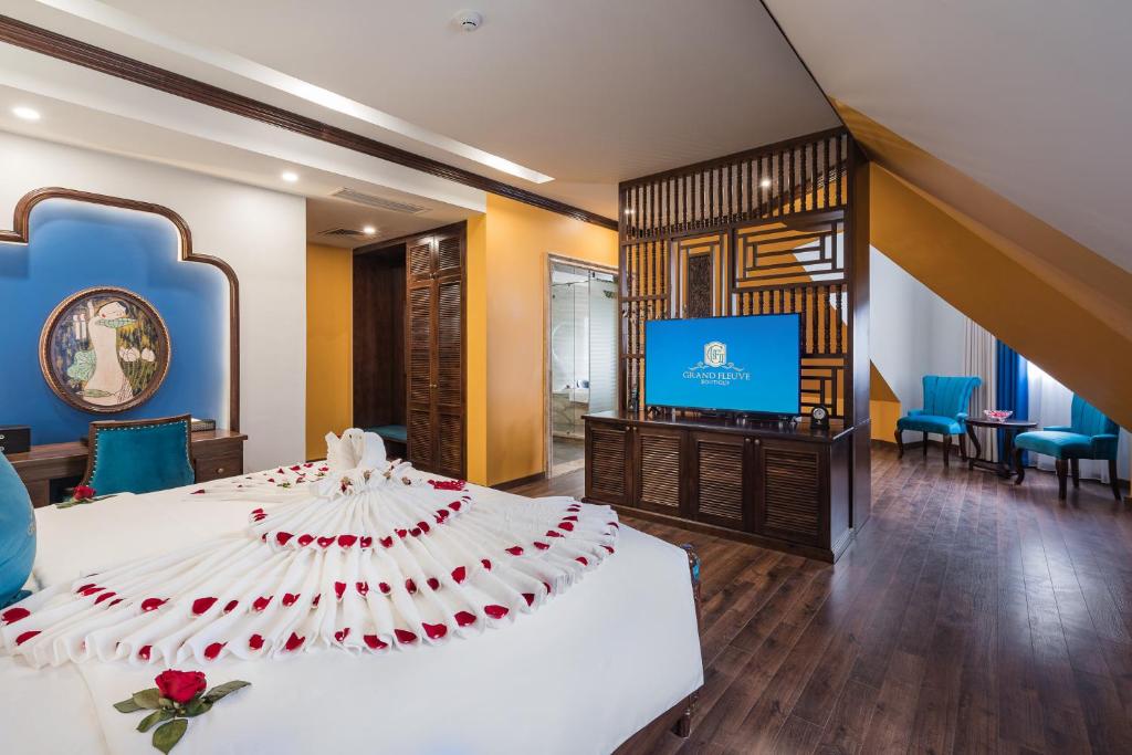 TV/trung tâm giải trí tại Grand Fleuve Boutique