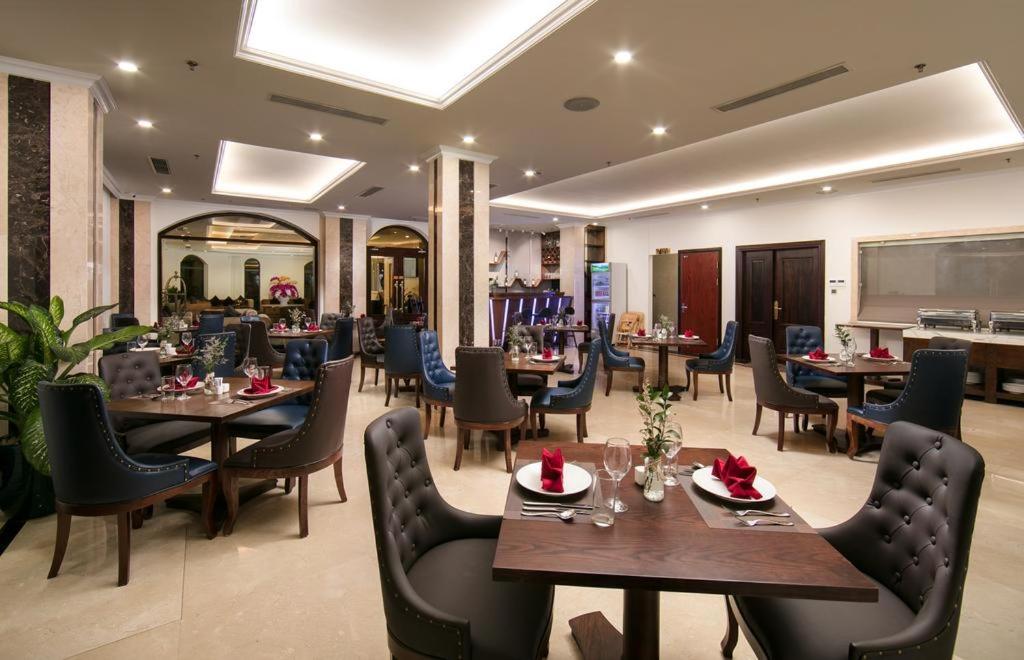 Khu vực ghế ngồi tại Halios Hotel Halong