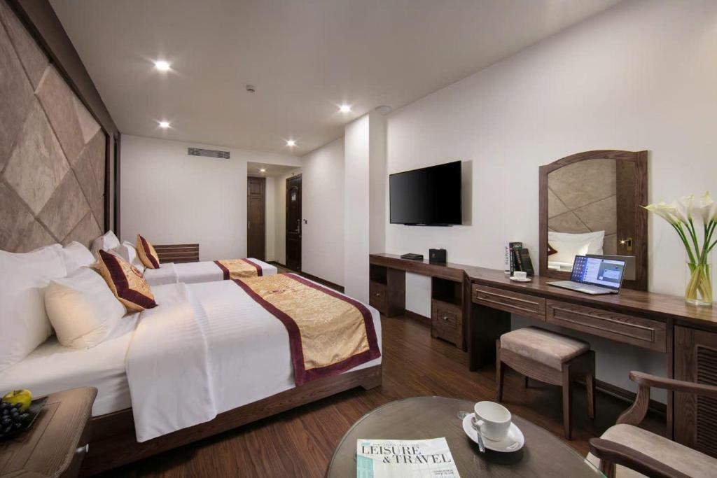 TV/trung tâm giải trí tại Halios Hotel Halong