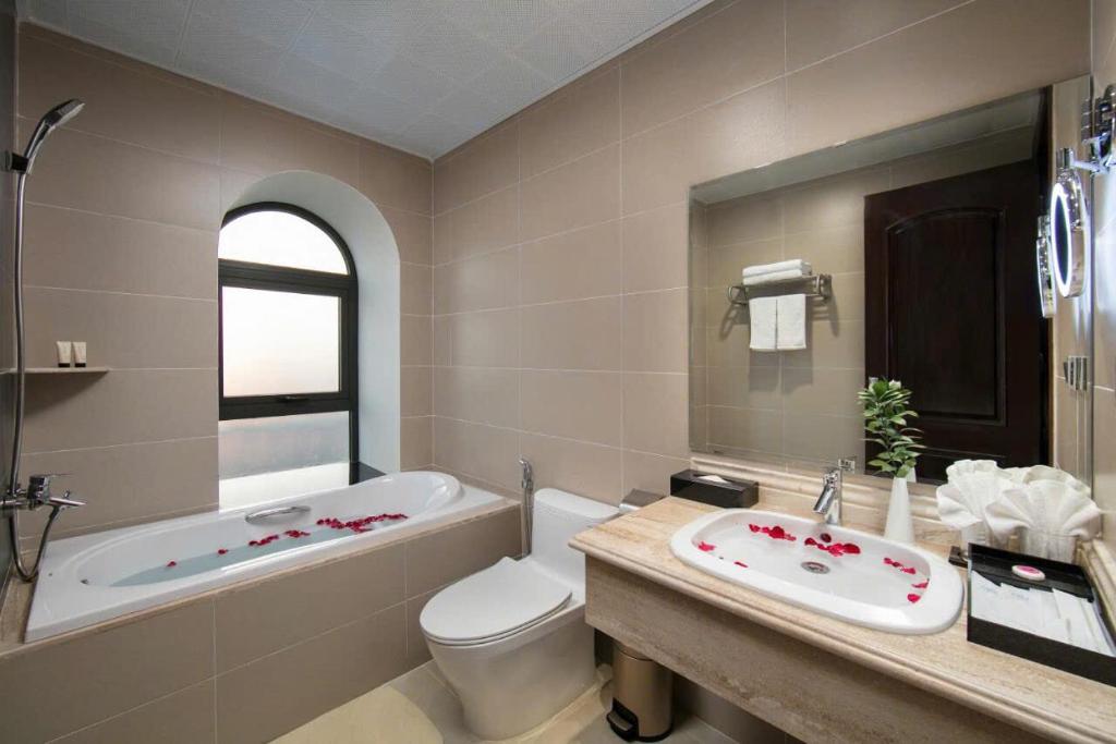 Phòng tắm tại Halios Hotel Halong