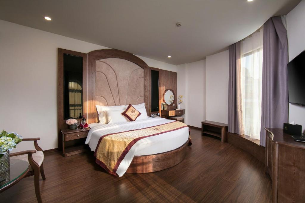 TV/trung tâm giải trí tại Halios Hotel Halong
