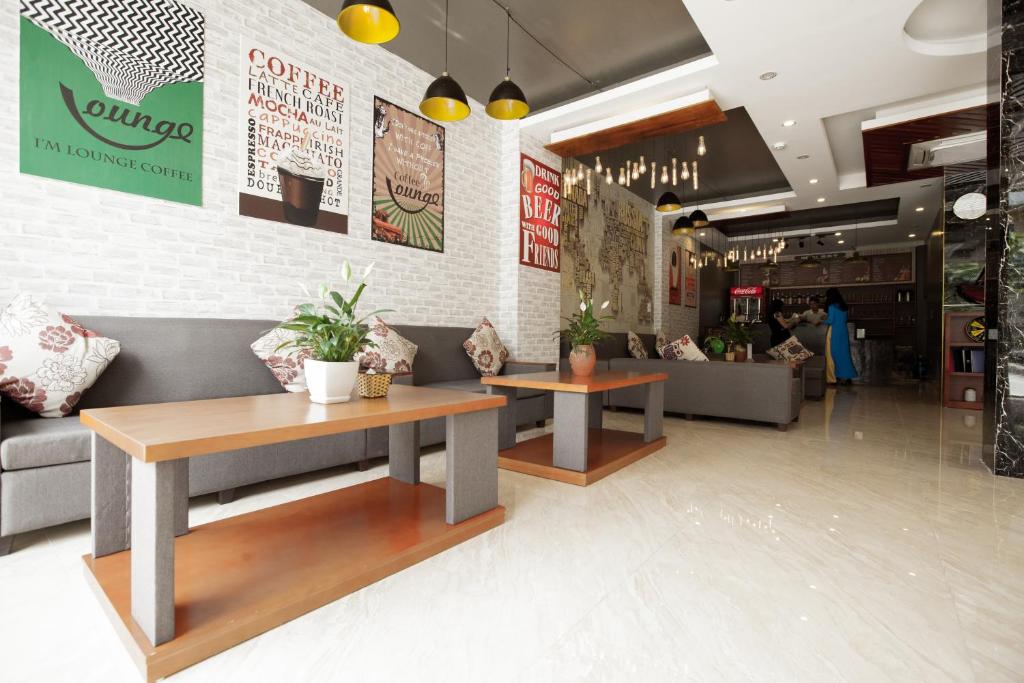 Khu vực ghế ngồi tại HalongSeoul Hotel
