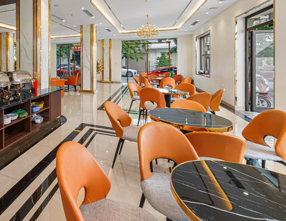 Khu vực ghế ngồi tại Harmony HaLong Hotel