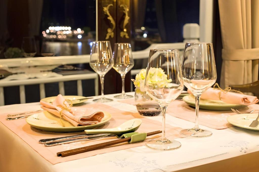 Thức uống tại Hera Classic Boutique Cruise