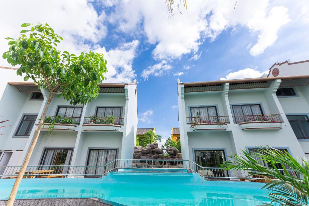 Hồ bơi trong/gần Quảng Ninh Gate Hotel & Resort