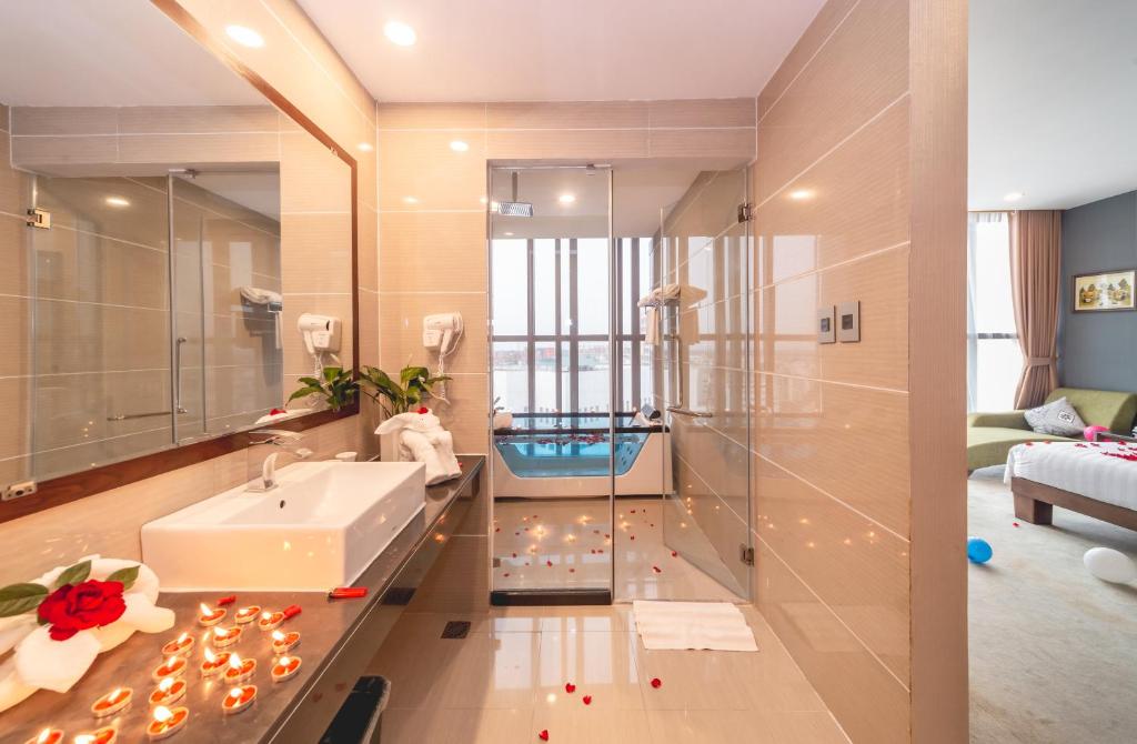 Phòng tắm tại Bien Bac Hotel