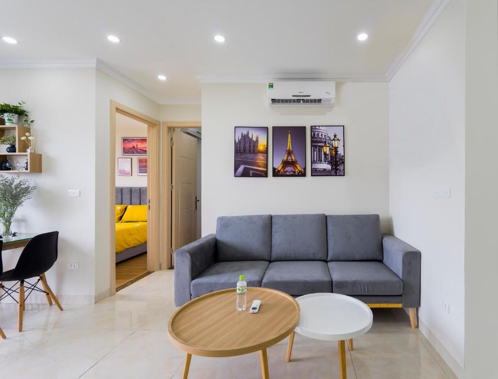 Khu vực ghế ngồi tại Mon Homestay Hạ Long