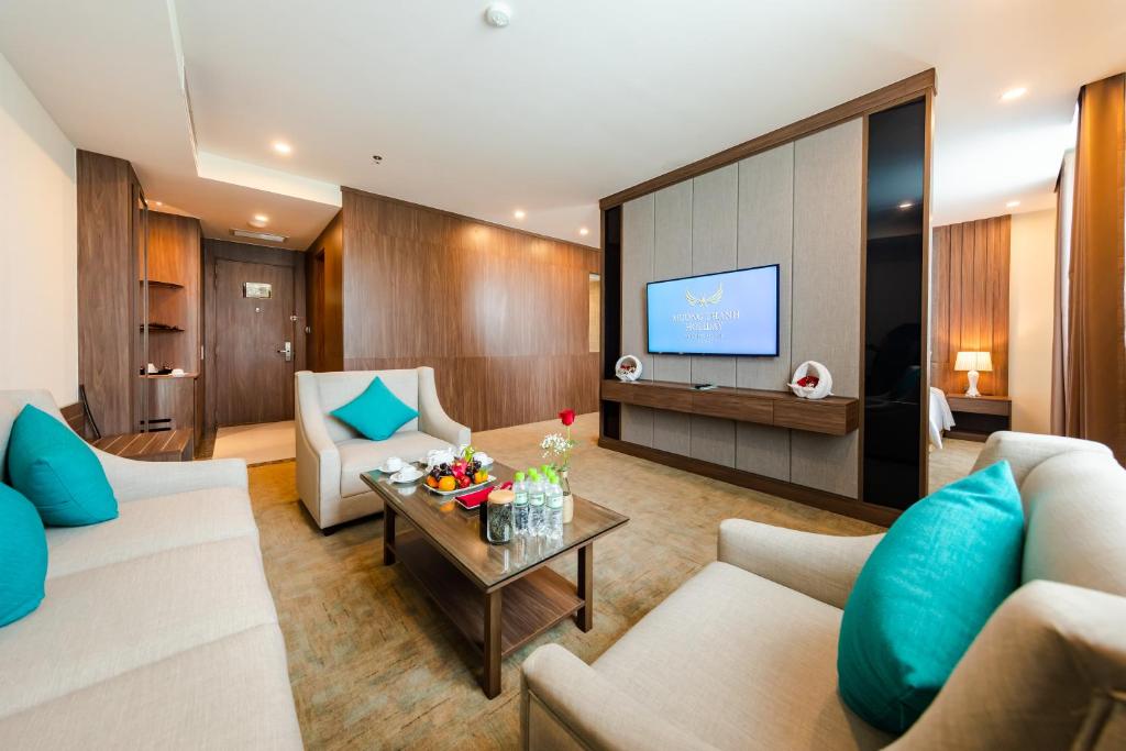 TV/trung tâm giải trí tại Mường Thanh Holiday Suối Mơ Hạ Long