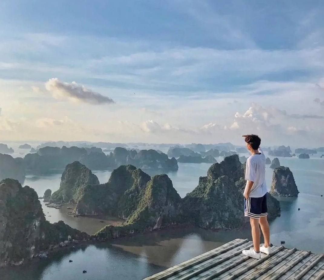 Những hình ảnh siêu thực từ đỉnh núi Bài Thơ