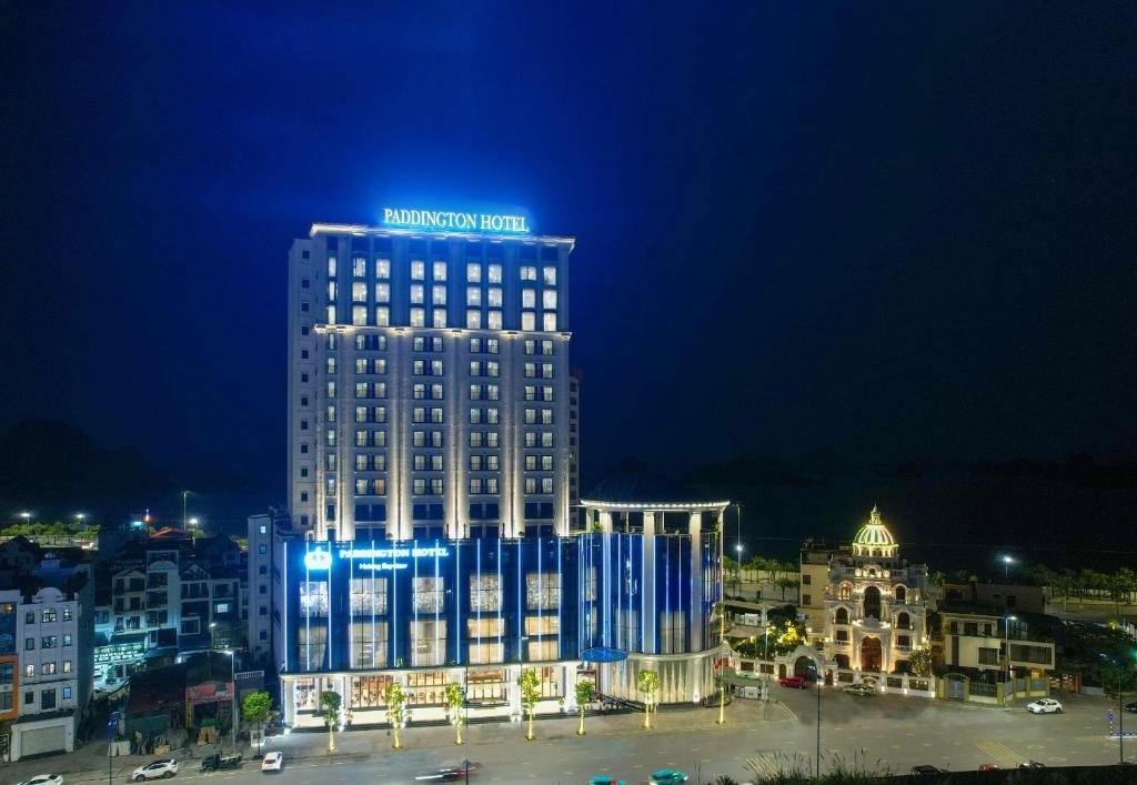 Tòa nhà nơi khách sạn tọa lạc