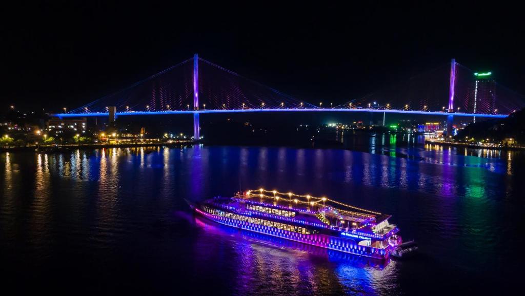 Tầm nhìn suối chảy gần khách sạn