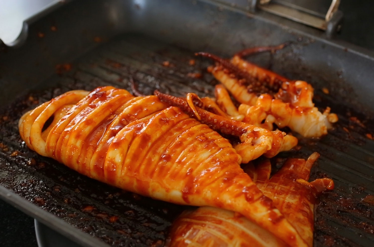 CÁCH LÀM MỰC NƯỚNG SA TẾ ĐẬM ĐÀ TẠI NHÀ CỰC DỄ