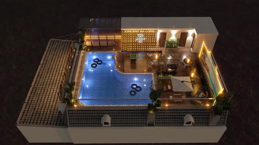 Hồ bơi trong/gần Vincent Halong Hotel