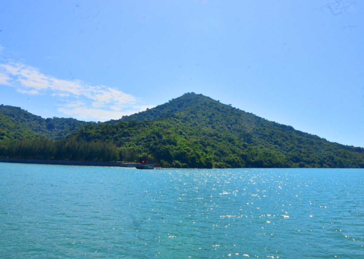 Đảo Ba Mùn: Điểm đến lý tưởng cho người yêu thiên nhiên