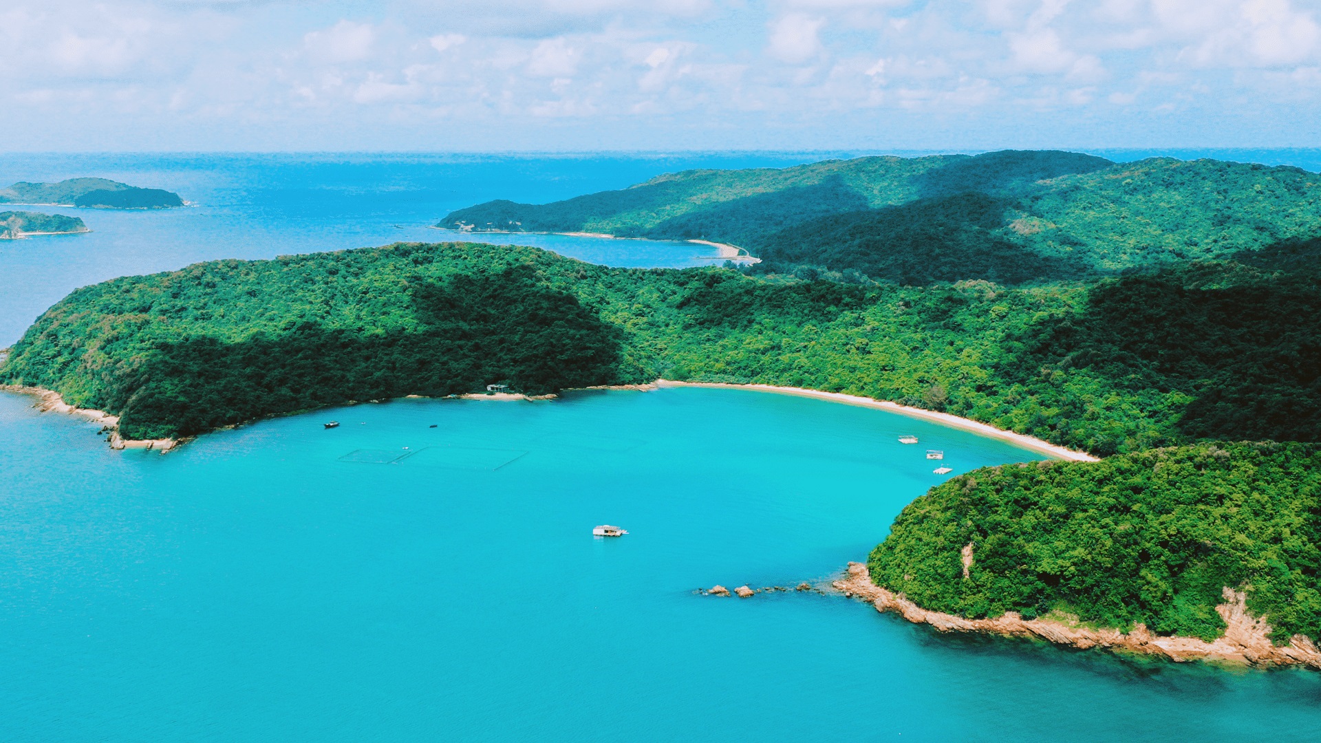 Ngắm nhìn những hình ảnh tuyệt đẹp ở Cô Tô từ trên cao - iVIVU.com