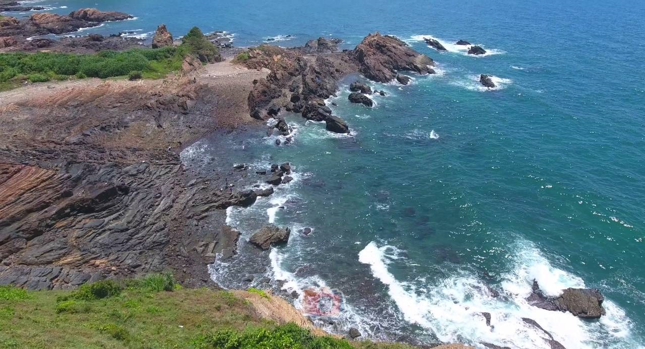 Bãi đá Cầu Mỵ Quảng Ninh: Cẩm nang du lịch trải nghiệm A-Z