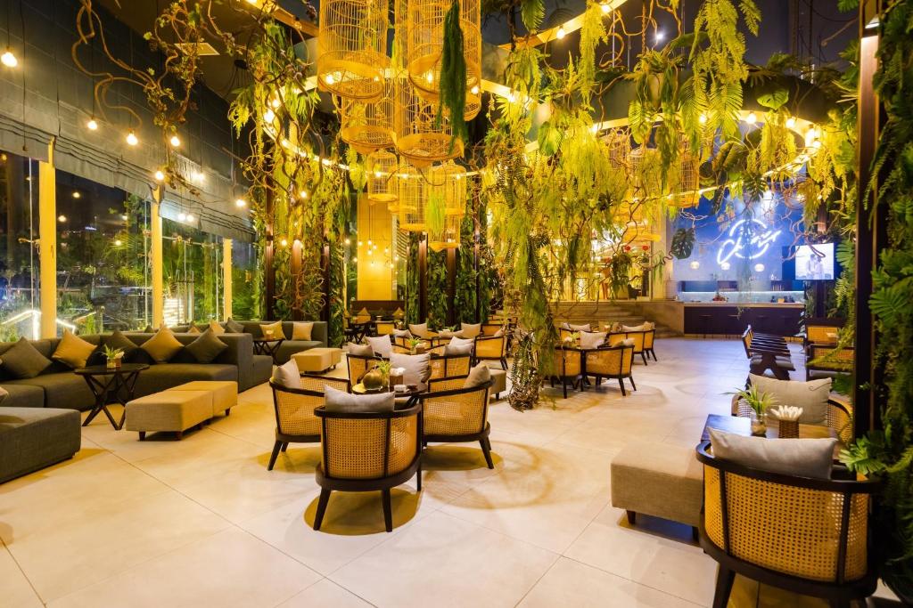 Khu vực ghế ngồi tại Muong Thanh Grand Ha Long Hotel