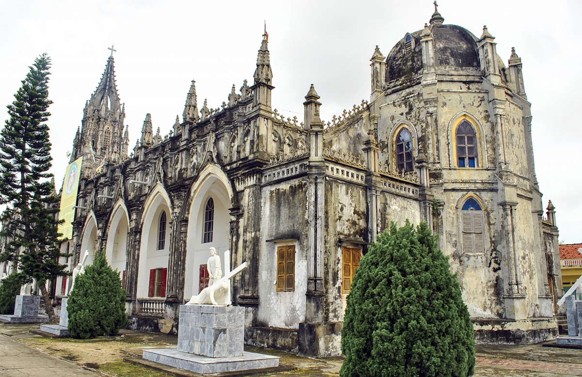 Thăm nhà thờ Trà Cổ nhân dịp Noel