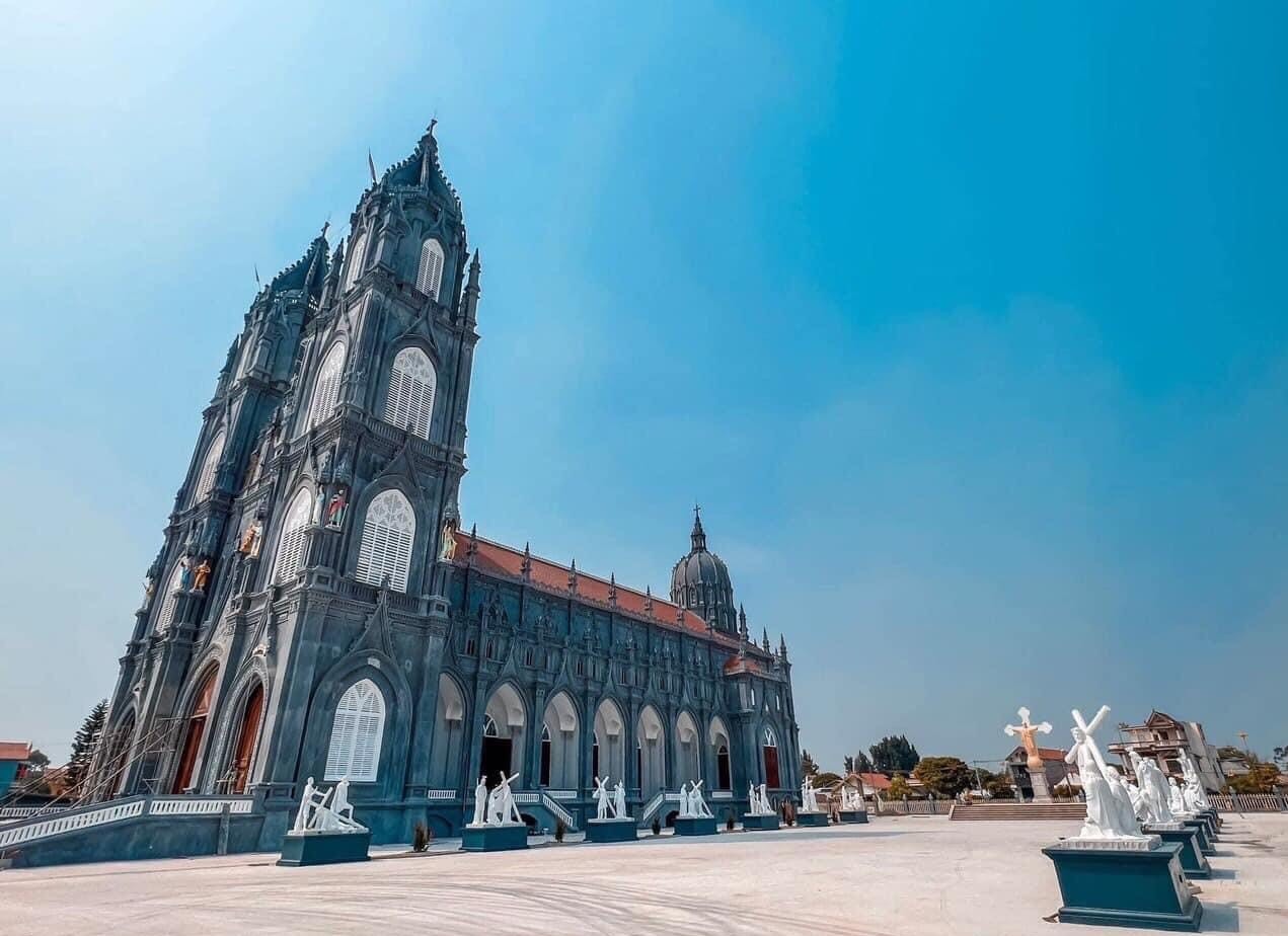 Ngắm nhà thờ Trà Cổ mới ở thành phố biên giới Móng Cái