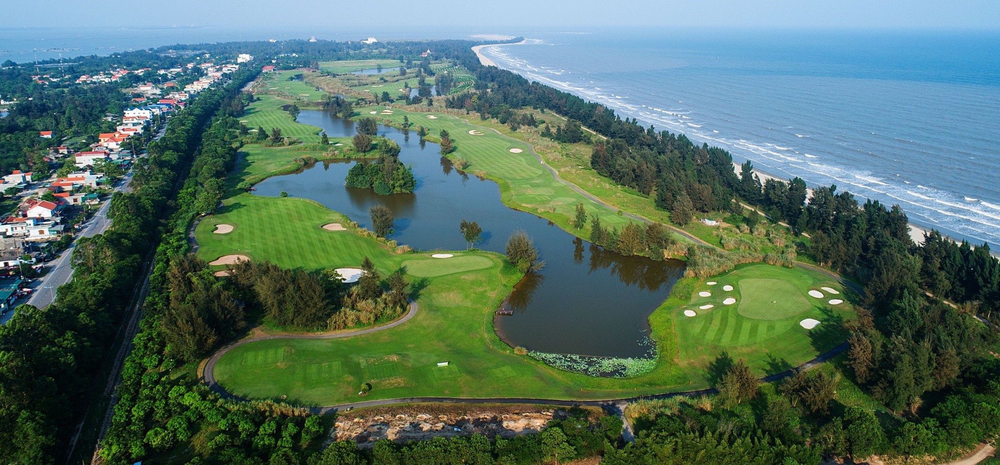 SÂN GOLF QUỐC TẾ MÓNG CÁI