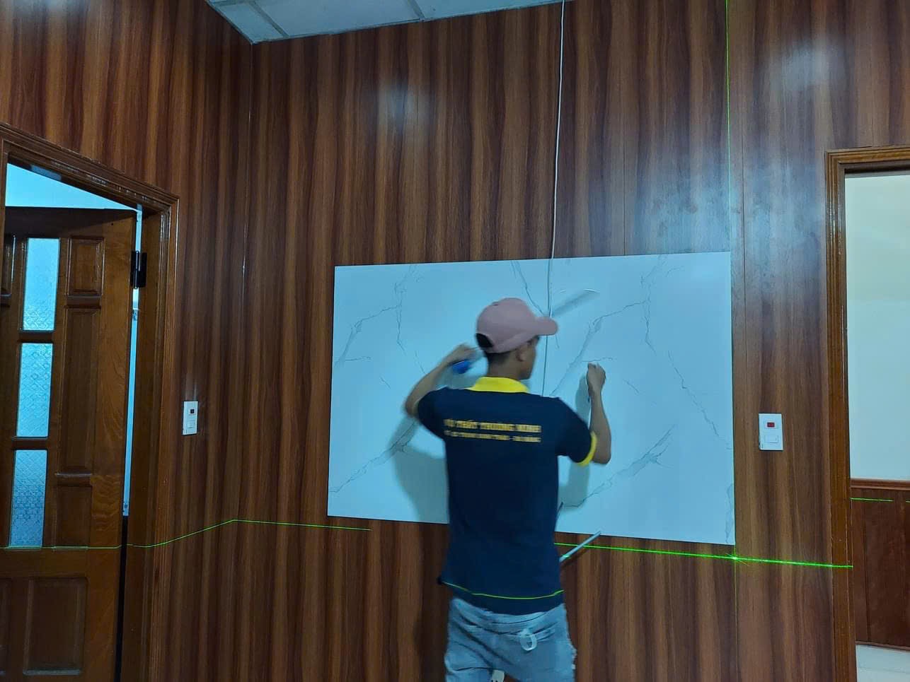 Nội thất Tân Trường Minh giúp Minh Châu Phương Nam Hotel ấm cúng hơn với tấm nhựa giả gỗ